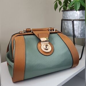 Divina Firenze Locket Leather Bucket Purse